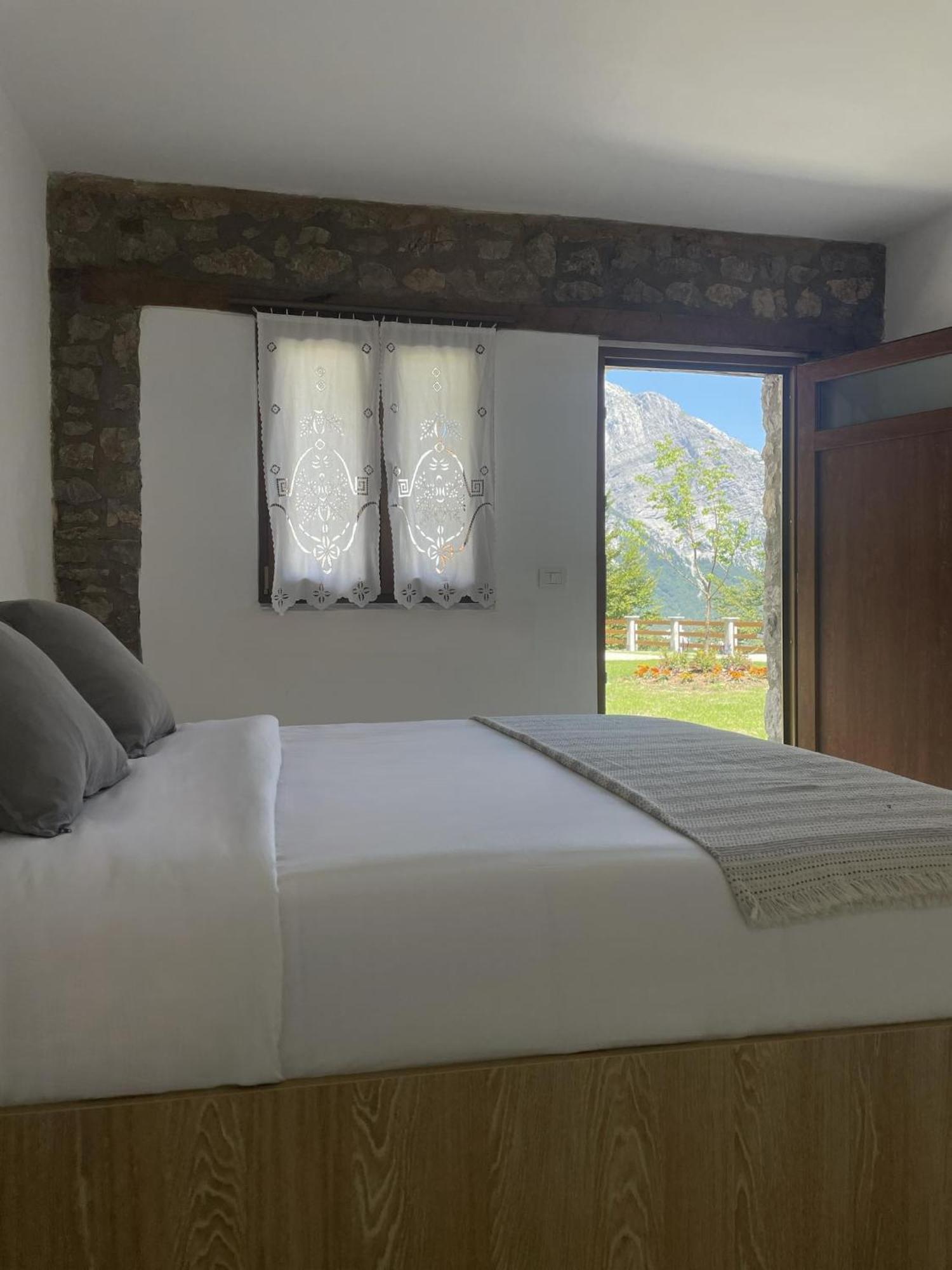 Valter & Drita'S Guesthouse Тет Екстериор снимка
